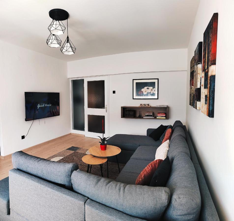 Spacious And Modern Apartment In Town Center Konjic Exterior foto
