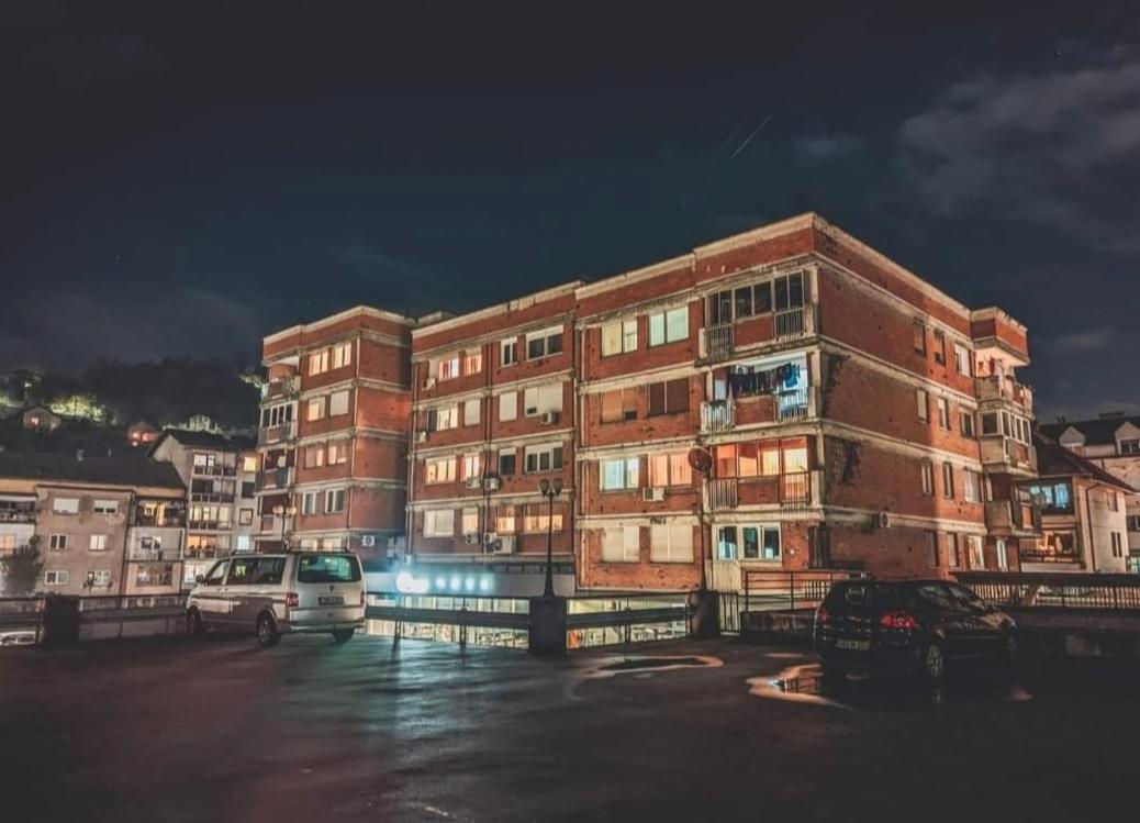 Spacious And Modern Apartment In Town Center Konjic Exterior foto